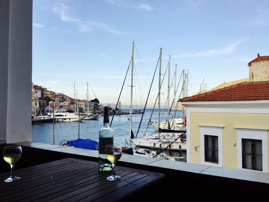 Captain'S Suites Simi Dış mekan fotoğraf