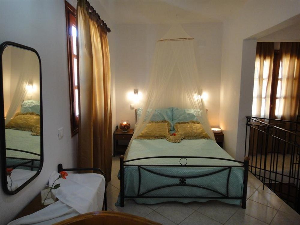 Captain'S Suites Simi Dış mekan fotoğraf