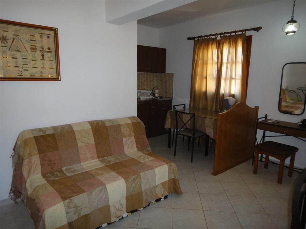 Captain'S Suites Simi Dış mekan fotoğraf